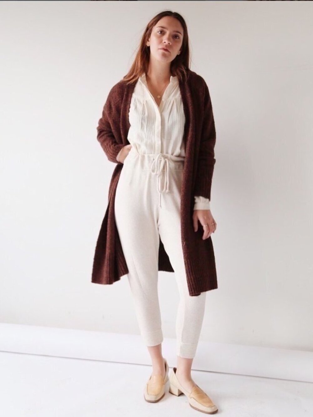 Hackwith Design House Comfy Tapered Joggers in Cream